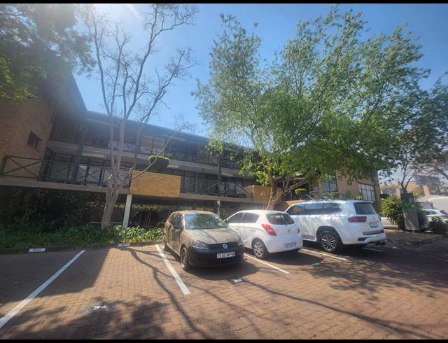 72M² OFFICE TO LET IN VORNA VALLEY
